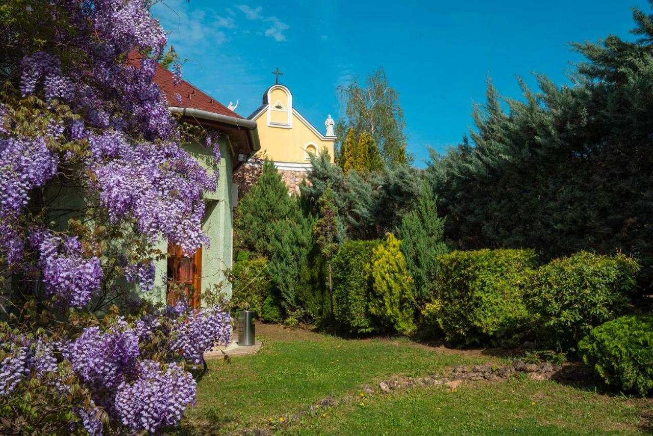 Hotel Szent István Eger Exterior foto